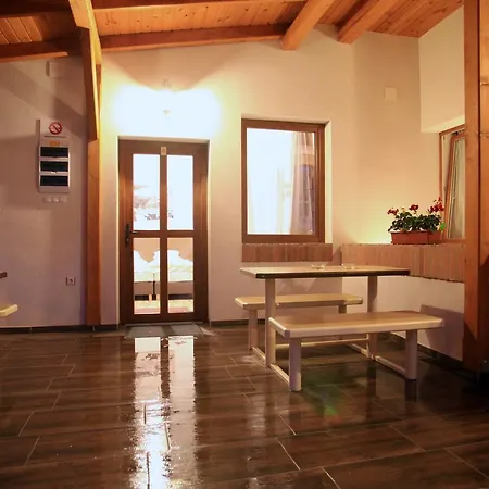 Pizza Tabor Guest house 2*
